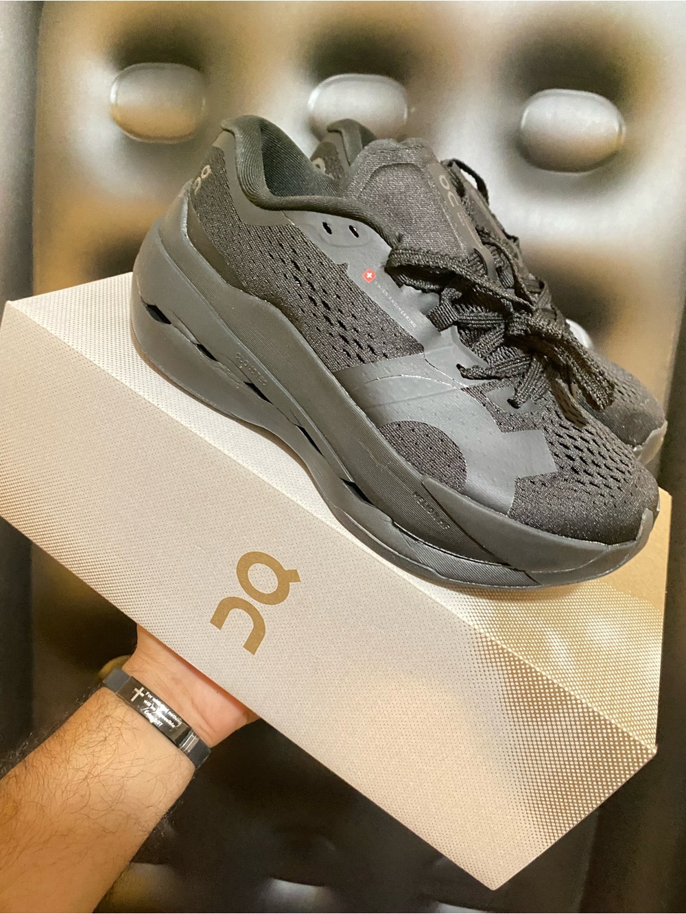 On Running ok Men's CloudBoo Max Black Athletic Shoes